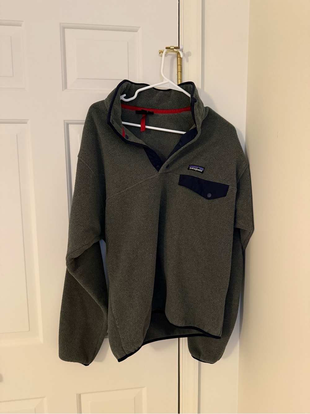 Patagonia Men’s gray Snap-T Fleece Pullover